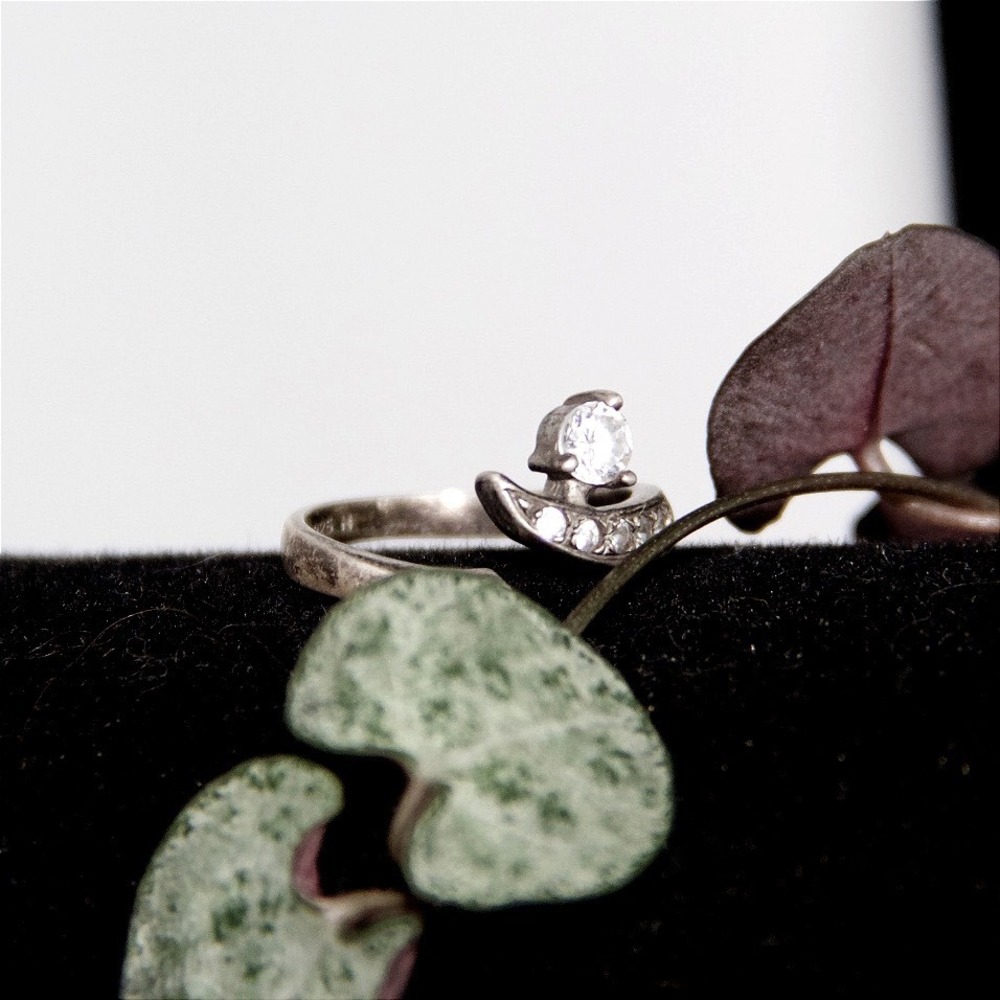 Sterling Silver 925 Crescent Moon Cubic Zirconia Bypass Ring Size 3 CZ Sparkle